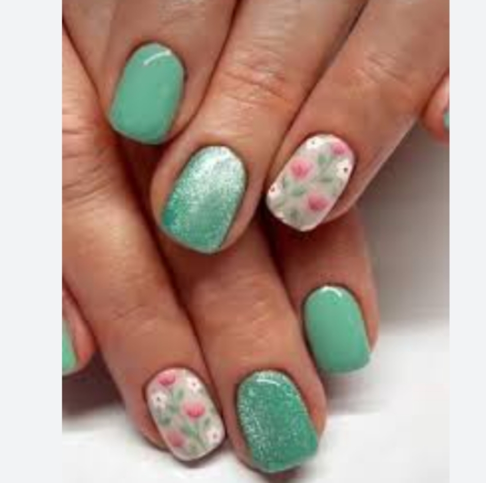 🔥3/$21 Green and Floral Press On Nails